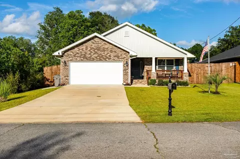 7408 Hiawatha St, Pensacola, FL 32526