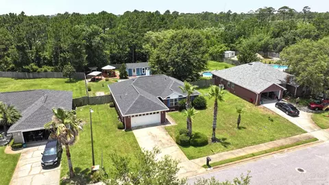 1701 Lighthouse Pointe Dr, Gulf Breeze, FL 32563