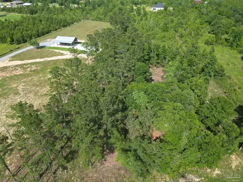 7724 Tidwell Rd, Pace, FL 32571