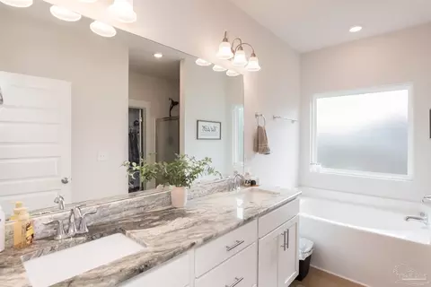 Bath - 1928 Appleton Dr, Cantonment, FL 32533 photo 1 of 8
