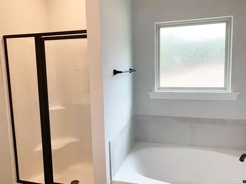 Bath - 5314 Adeline Cir 19-a #19-A ( ), Pace, FL 32571 photo 2 of 3