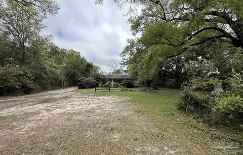 6913 W Jackson St, Pensacola, FL 32506