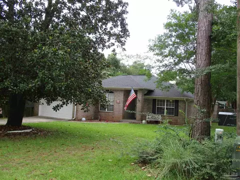5951 Grandview Dr, Milton, FL 32570