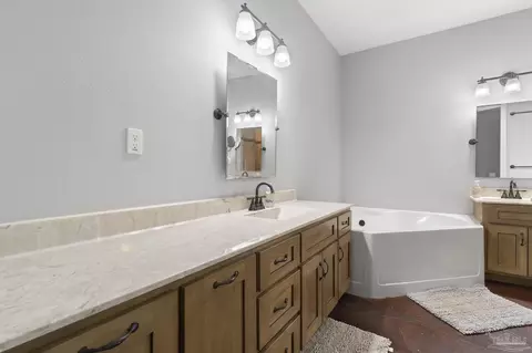Bath - 3093 Wallace Lake Rd, Pace, FL 32571 photo 5 of 7