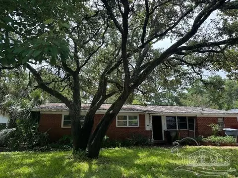 216 NE Buck Dr, Fort Walton Beach, FL 32548