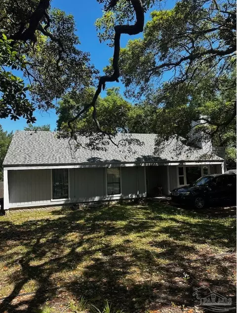 414 Shoreline Dr, Gulf Breeze, FL 32561