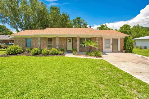 2962 Ranchette Sq, Gulf Breeze, FL 32563