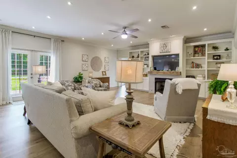 Living - 3460 Edinburgh Dr, Pace, FL 32571 photo 2 of 5