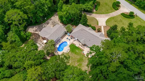 Exterior - 3460 Edinburgh Dr, Pace, FL 32571 photo 2 of 9