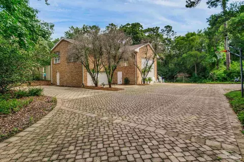 Exterior - 3460 Edinburgh Dr, Pace, FL 32571 photo 4 of 9