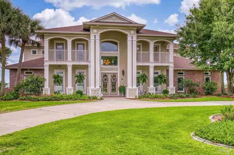 11639 Chanticleer Dr, Pensacola, FL 32507