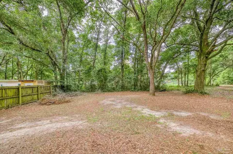 Exterior - 6609 Cedar St, Milton, FL 32570 photo 10 of 12