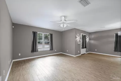 Living - 6609 Cedar St, Milton, FL 32570 photo 1 of 3