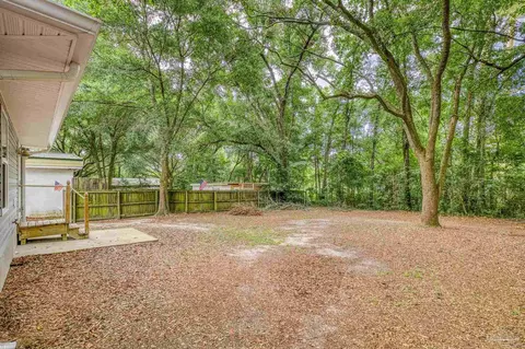 Exterior - 6609 Cedar St, Milton, FL 32570 photo 12 of 12