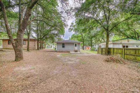 Exterior - 6609 Cedar St, Milton, FL 32570 photo 8 of 12