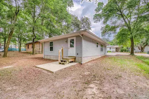 Exterior - 6609 Cedar St, Milton, FL 32570 photo 7 of 12