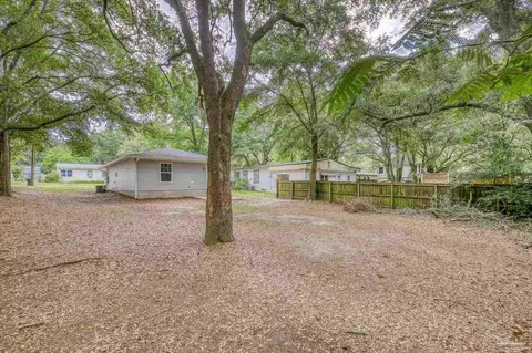 Exterior - 6609 Cedar St, Milton, FL 32570 photo 11 of 12