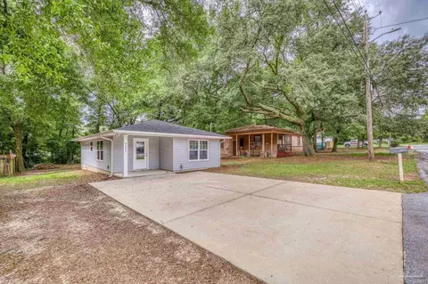 Exterior - 6609 Cedar St, Milton, FL 32570 photo 4 of 12