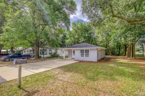 Exterior - 6609 Cedar St, Milton, FL 32570 photo 2 of 12