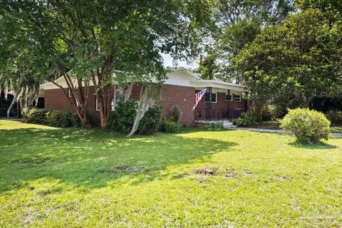 5198 Santa Rosa St, Milton, FL 32570
