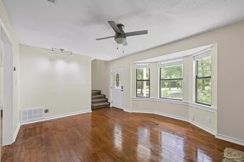 Living - 6136 Beasley Rd, Crestview, FL 32536 photo 4 of 5