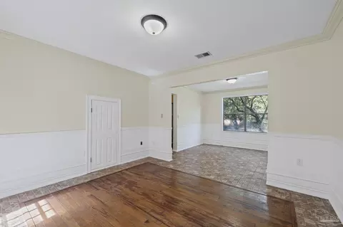 Living - 6136 Beasley Rd, Crestview, FL 32536 photo 1 of 5