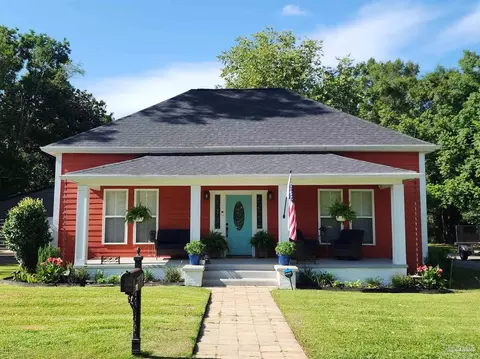 210 Mcrae St, Atmore, AL 36502