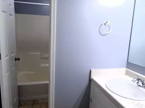 Bath - 7067 Pine Blossom Rd, Milton, FL 32570 photo 3 of 4