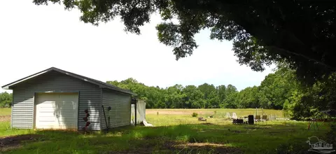 Exterior - 7067 Pine Blossom Rd, Milton, FL 32570 photo 7 of 11