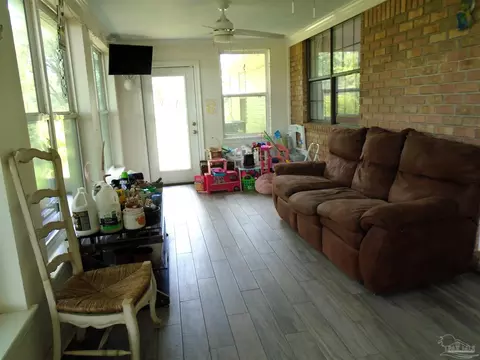 Exterior - 7067 Pine Blossom Rd, Milton, FL 32570 photo 3 of 11