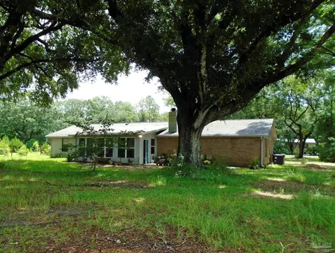Exterior - 7067 Pine Blossom Rd, Milton, FL 32570 photo 4 of 11