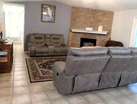 Living - 7067 Pine Blossom Rd, Milton, FL 32570 photo 2 of 4