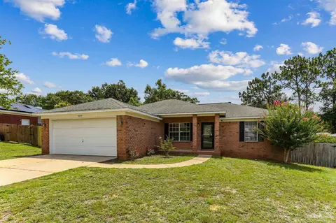 5833 Pebble Ridge Dr, Milton, FL 32583