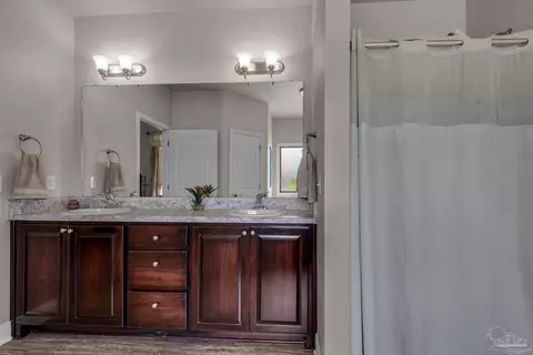 Bath - 5282 Parkside Dr, Pace, FL 32571 photo 2 of 4