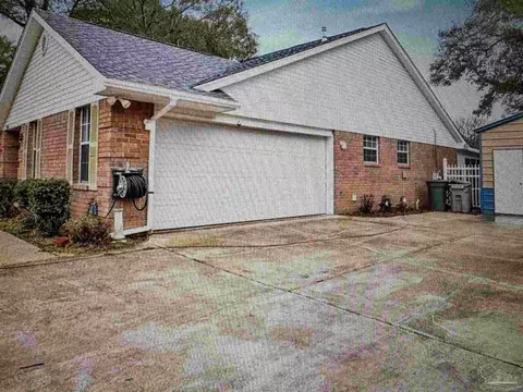 5577 Shadow Grove Blvd, Pensacola, FL 32526