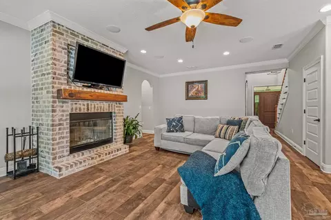 Living - 3819 Luther Fowler Rd, Pace, FL 32571 photo 2 of 3