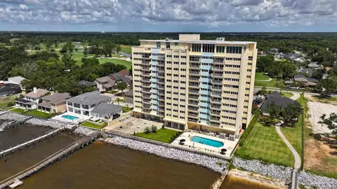 825 Bayshore Dr #407, Pensacola, FL 32507
