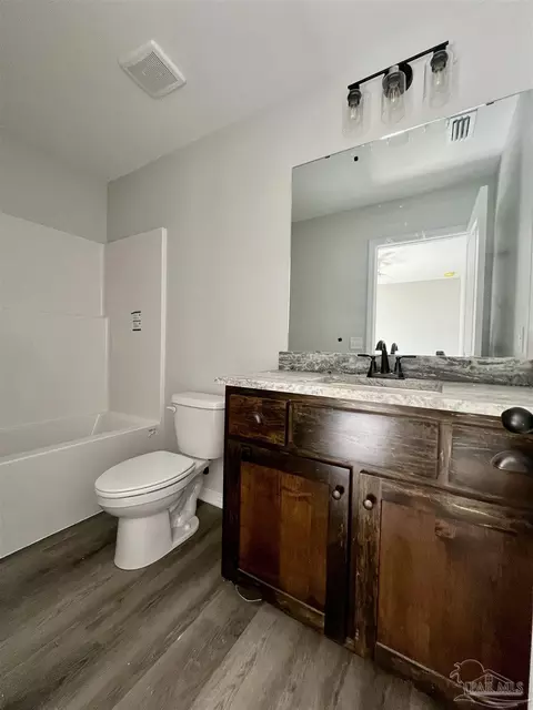Bath - 6280 Long St, Milton, FL 32570 photo 1 of 3