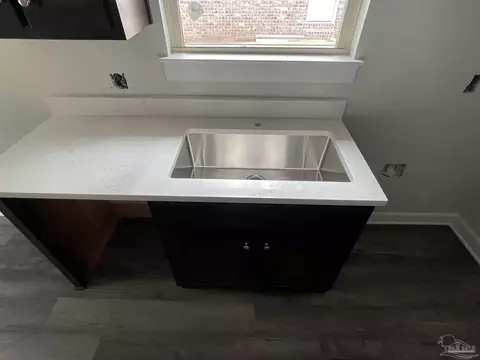 Kitchen - 6280 Long St, Milton, FL 32570 photo 6 of 7