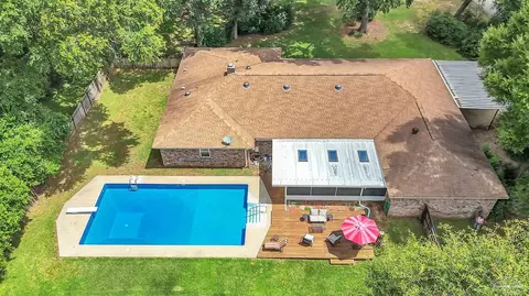 465 Man O War Cir, Cantonment, FL 32533