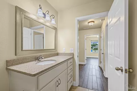 Bath - 8114 Silver Maple Dr, Milton, FL 32583 photo 5 of 5