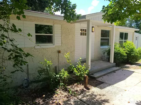 7210 Community Dr, Pensacola, FL 32526