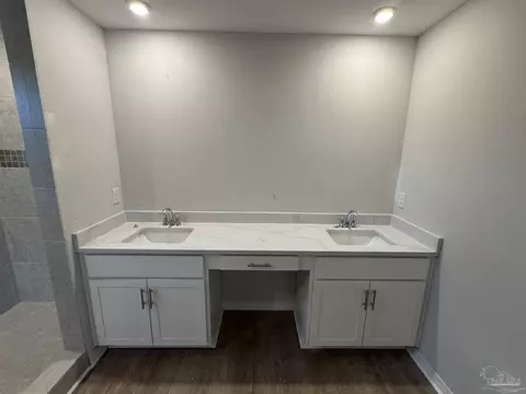 Bath - 5752 Farrel Way, Milton, FL 32583 photo 4 of 5