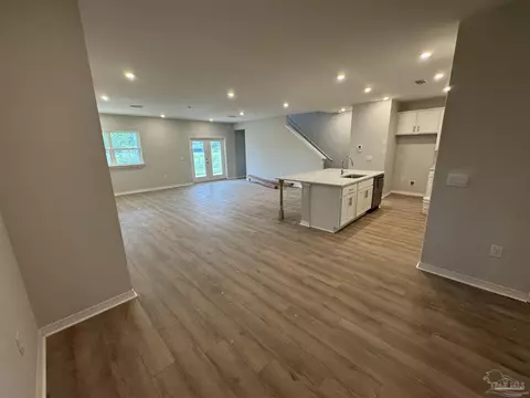 Living - 5752 Farrel Way, Milton, FL 32583 photo 2 of 4
