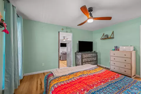 Bedroom - 5498 Rowe Trl, Pace, FL 32571 photo 3 of 8
