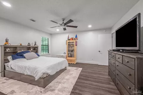 Bedroom - 5498 Rowe Trl, Pace, FL 32571 photo 5 of 8