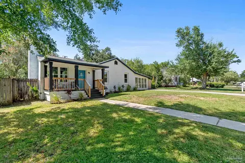 303 SE Syrcle Dr, Pensacola, FL 32507