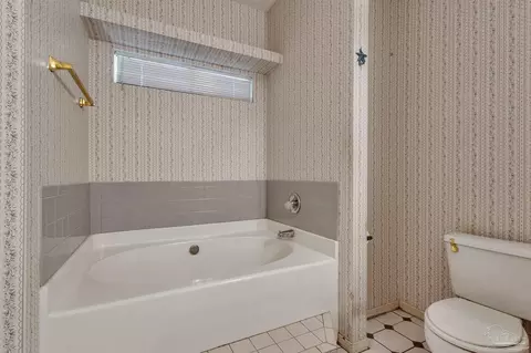 Bath - 4575 Forest Breeze Ct, Pace, FL 32571 photo 3 of 5