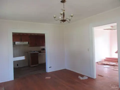 Living - 5227 Spring St, Jay, FL 32565 photo 4 of 6