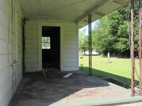 Exterior - 5227 Spring St, Jay, FL 32565 photo 4 of 14